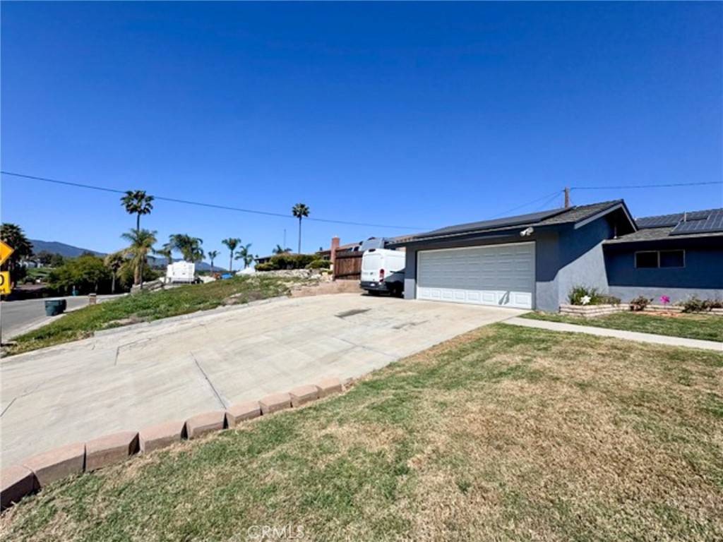 Corona, CA 92881,8060 Santa Rita ST