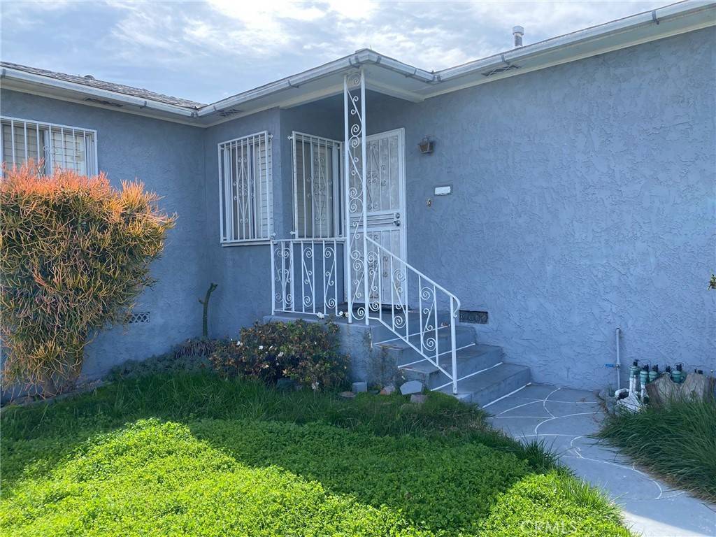 Los Angeles, CA 90047,8802 S Wilton PL