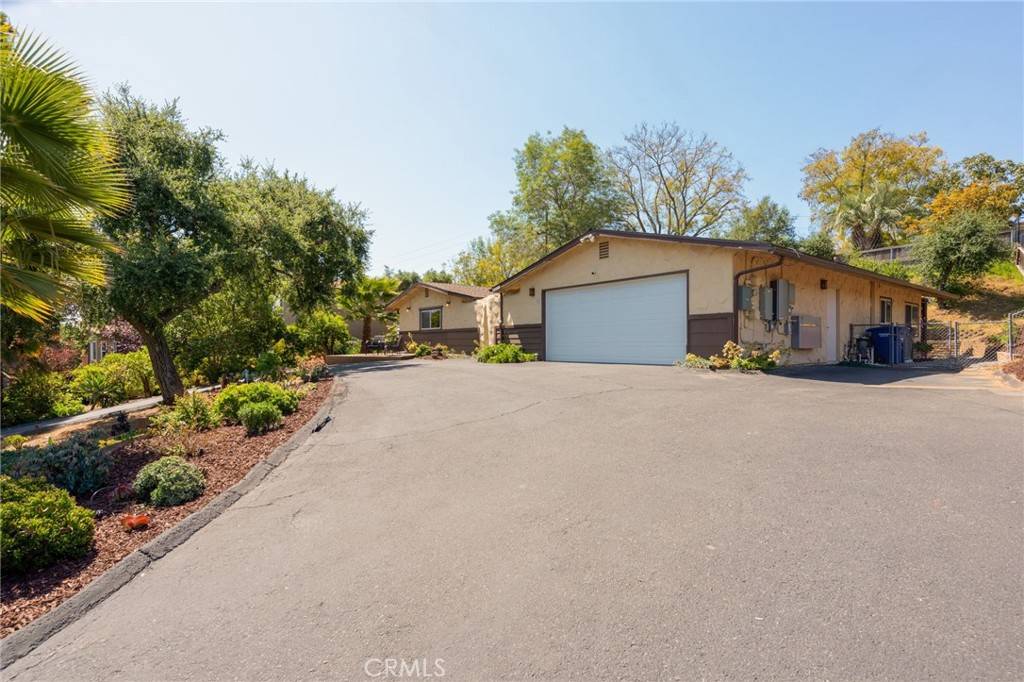 Escondido, CA 92025,2211 Sunset DR