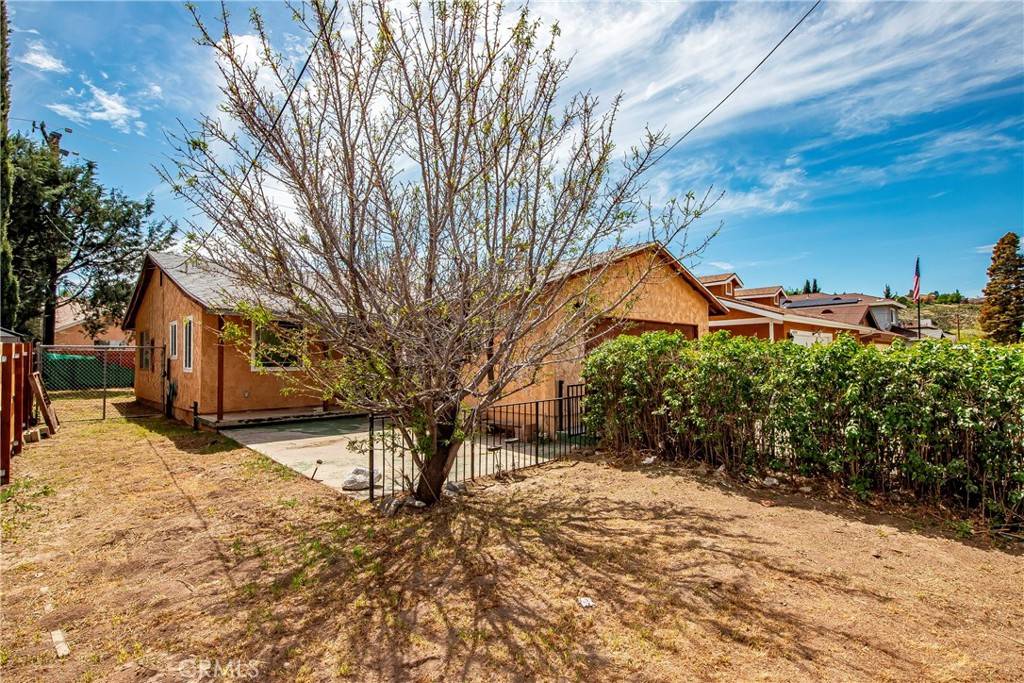 Lake Hughes, CA 93532,14306 Boxtree ST