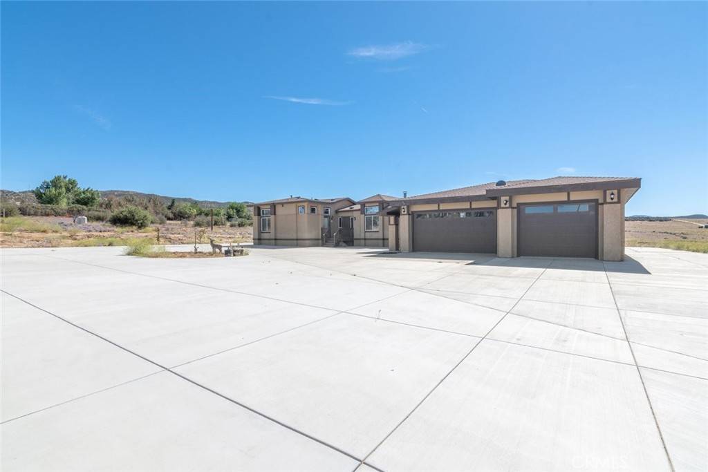 Anza, CA 92539,61110 Coyote Canyon RD