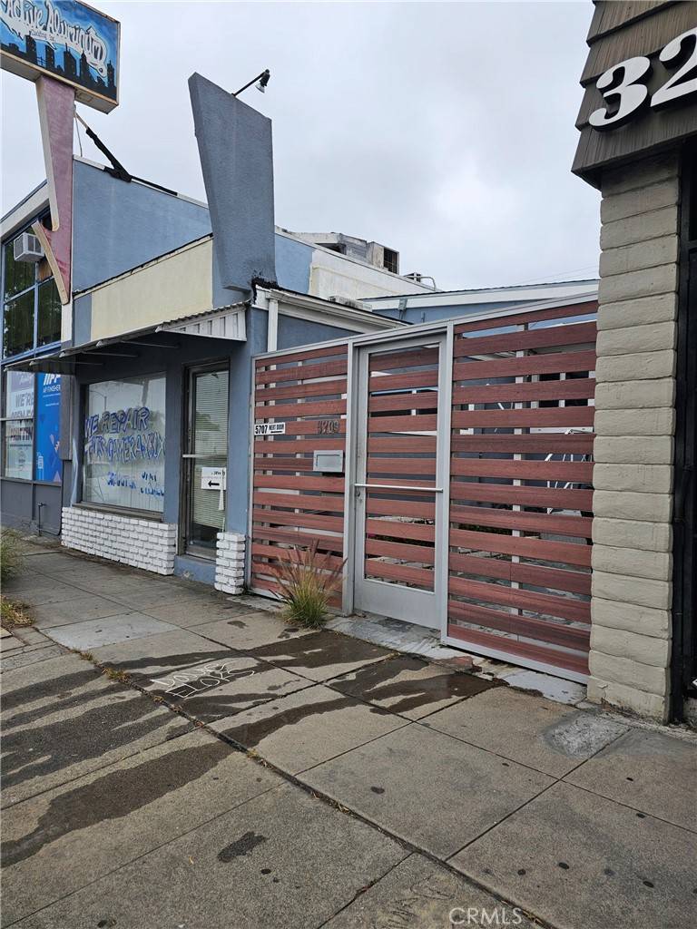 Los Angeles, CA 90022,5709 E Beverly BLVD