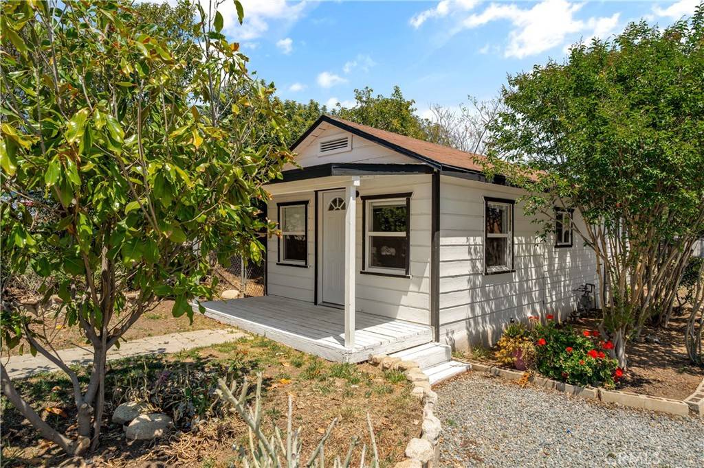 Corona, CA 92881,19210 Diplomat AVE
