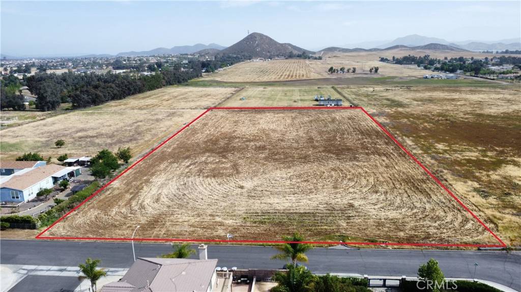 Menifee, CA 92584,1 Loretta AVE