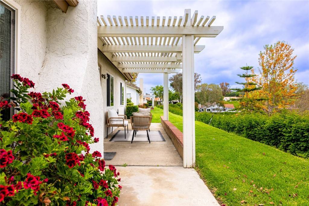 Mission Viejo, CA 92692,23999 Delantal