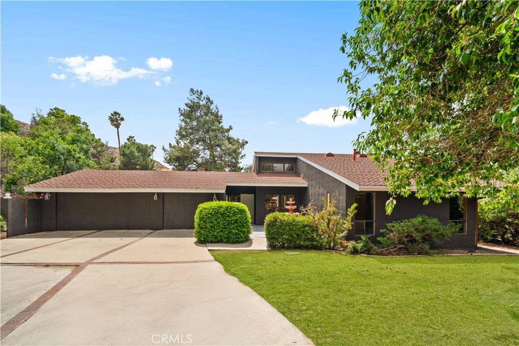 Hemet, CA 92543,27411 Santa Fe ST