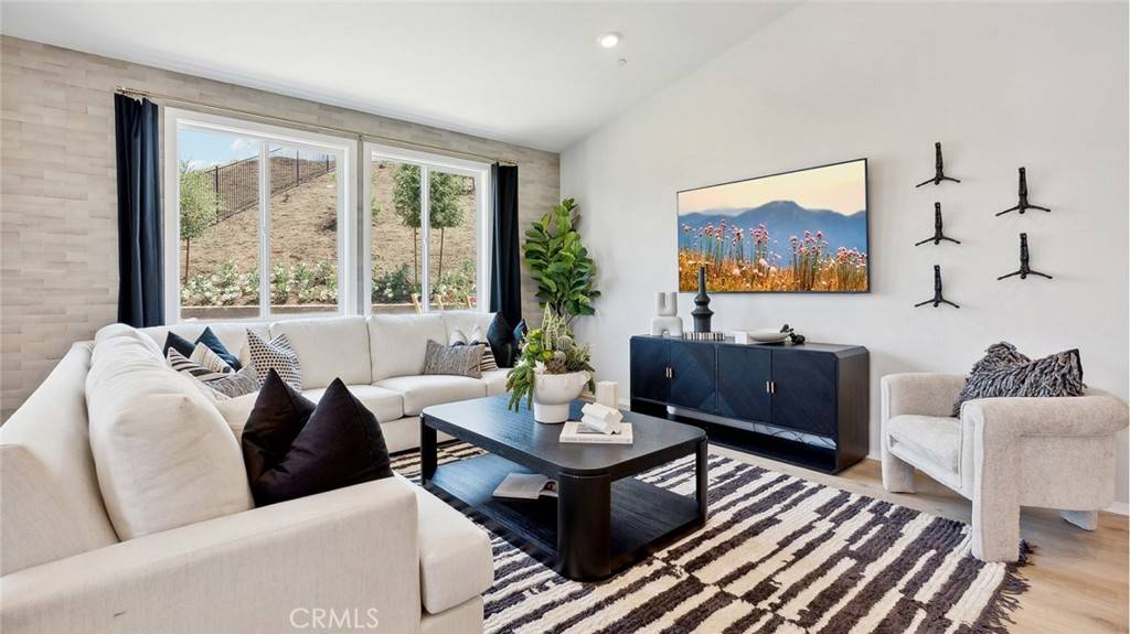 Corona, CA 92883,26294 Moorpark CT