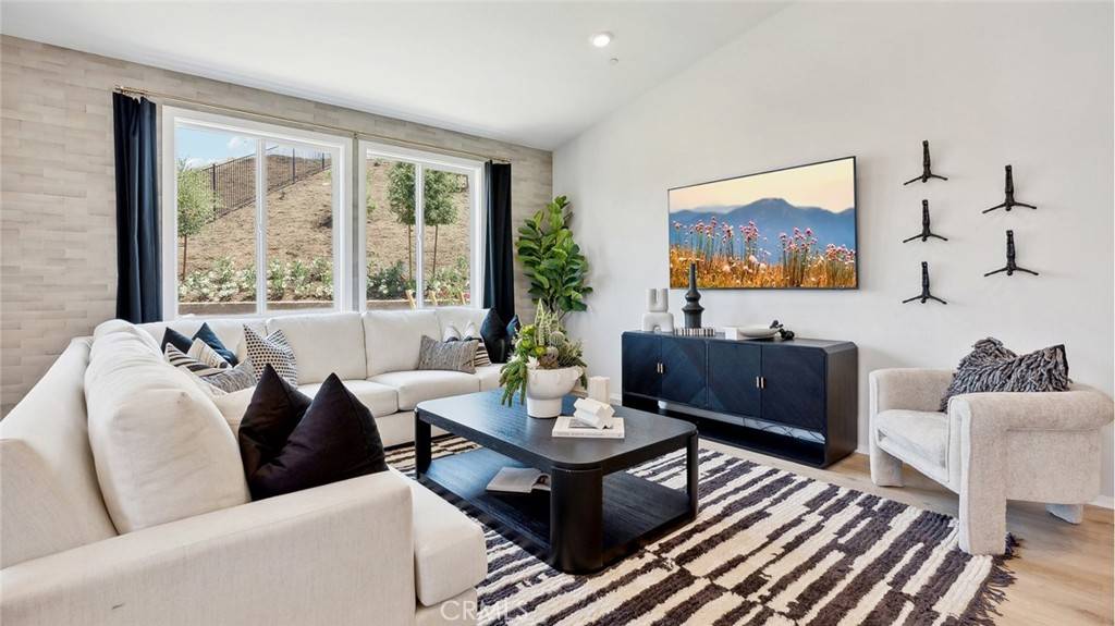 Corona, CA 92883,26294 Moorpark CT