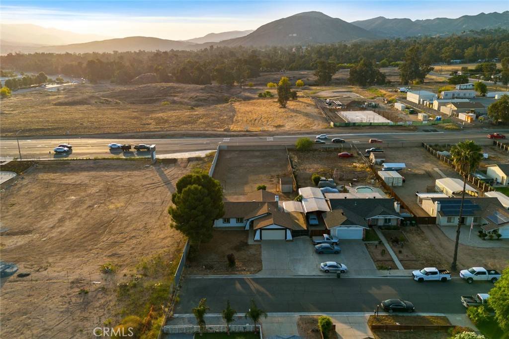Lake Elsinore, CA 92532,29247 Allan ST