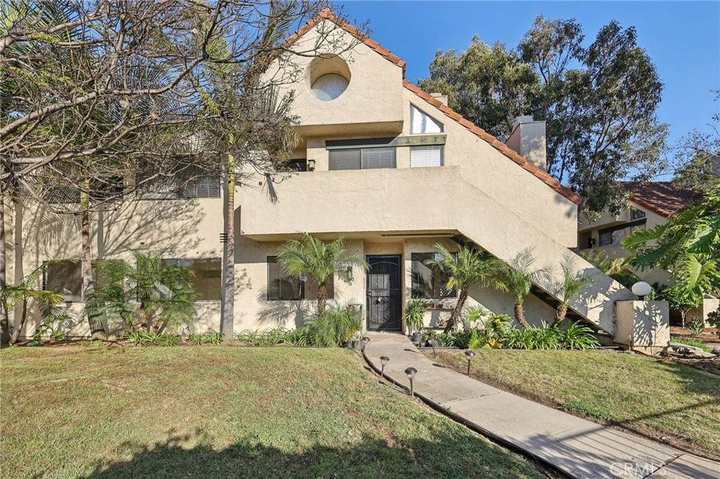 Vista, CA 92083,383 N Melrose DR #G