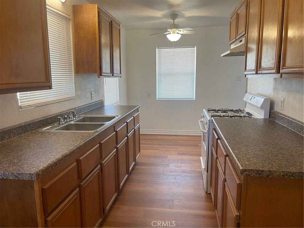 San Jacinto, CA 92583,498 E Main ST #420