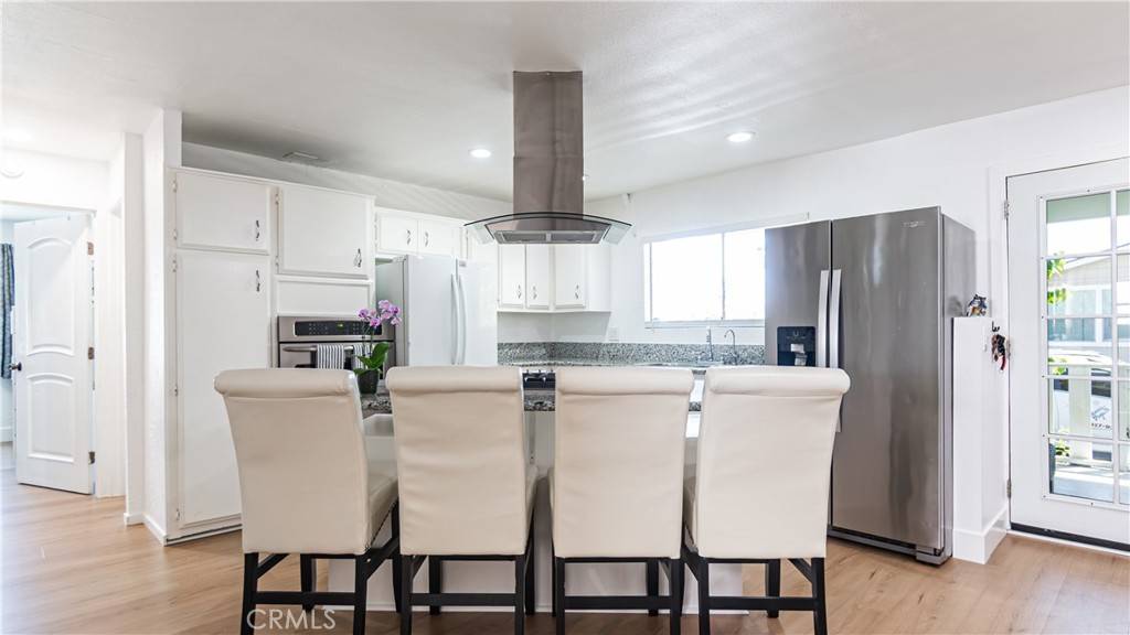 Anaheim, CA 92807,5815 E La Palma #286