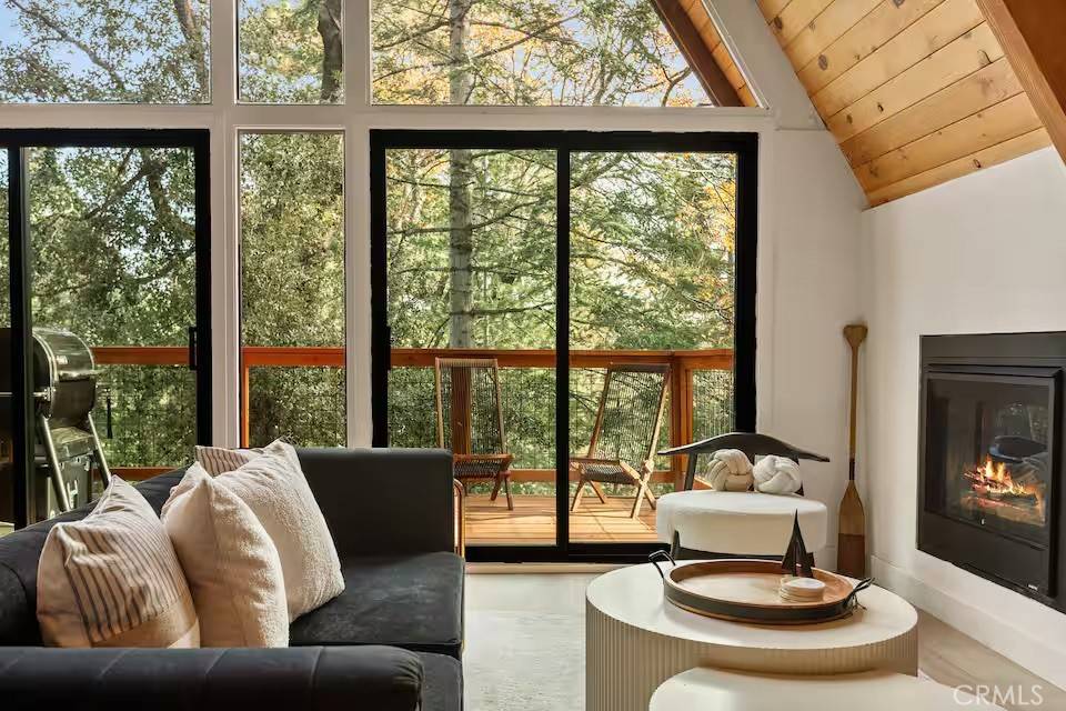 Lake Arrowhead, CA 92391,26664 Thunderbird DR