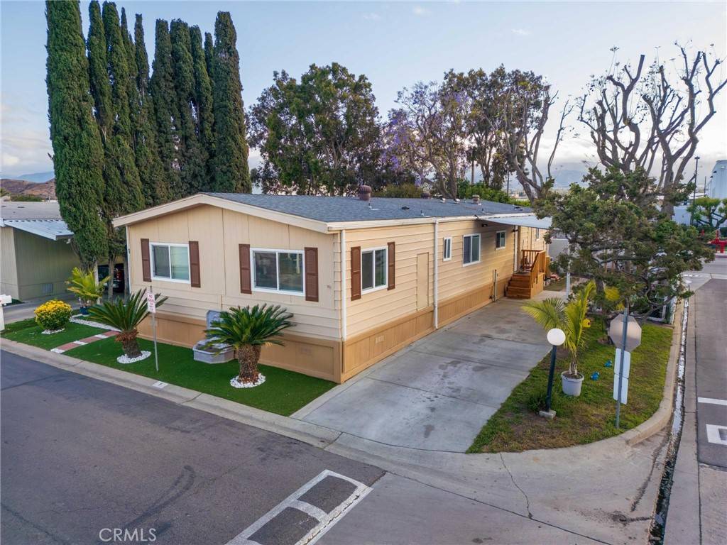 Corona, CA 92879,777 S Temescal ST #1