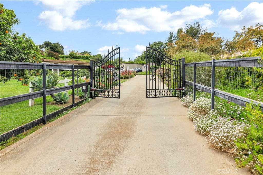 Fallbrook, CA 92028,735 Del Valle DR