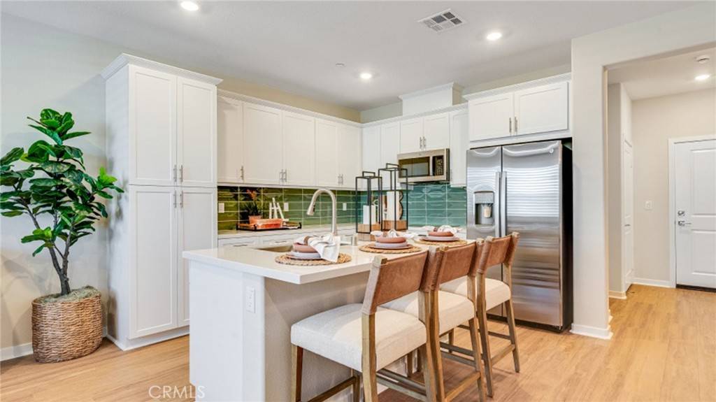 Ontario, CA 91762,2709 W Amberley Privado