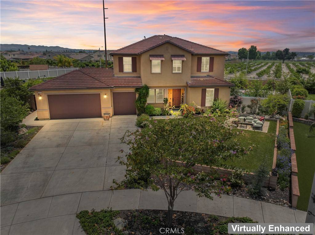 Redlands, CA 92374,1600 Liv CT