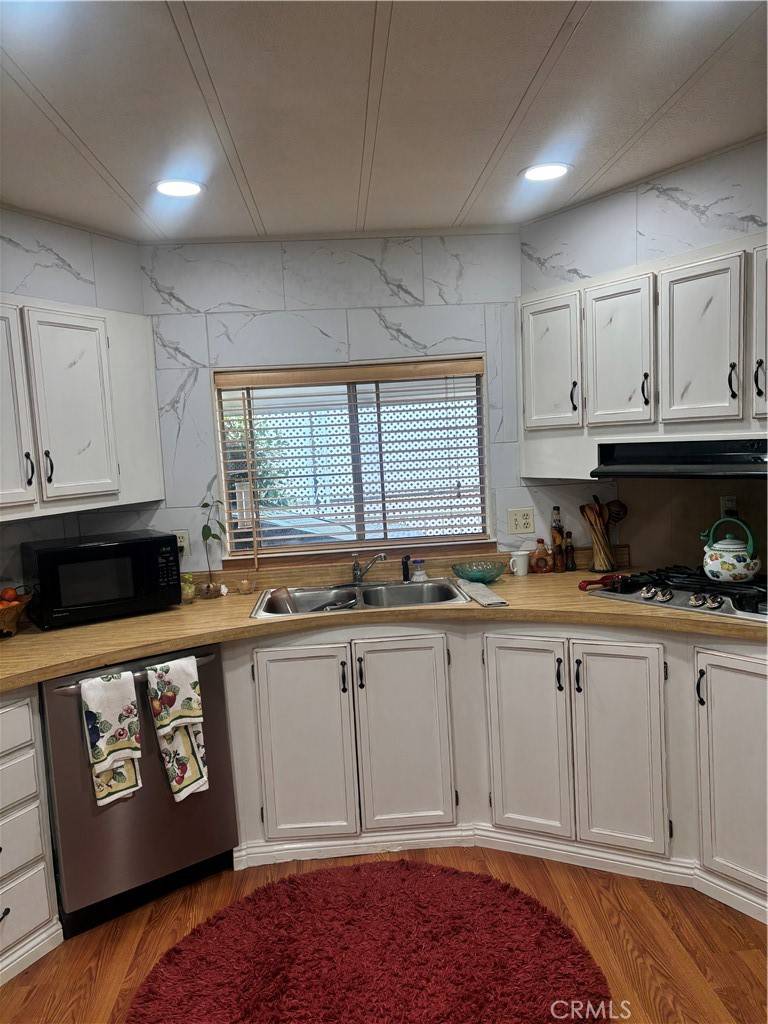 Hemet, CA 92545,601 N. Kirby #90