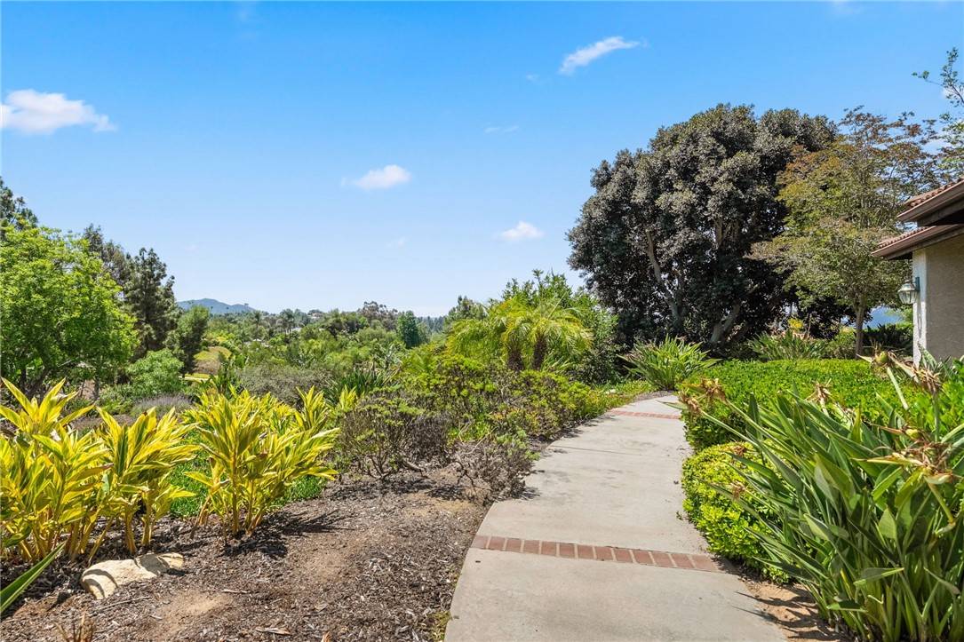 Escondido, CA 92029,2241 Lundy Lake DR