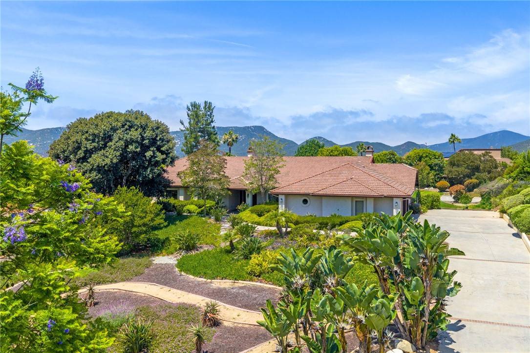 Escondido, CA 92029,2241 Lundy Lake DR