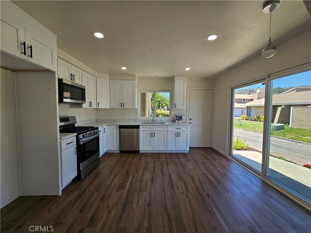 Temecula, CA 92592,44516 La Paz RD