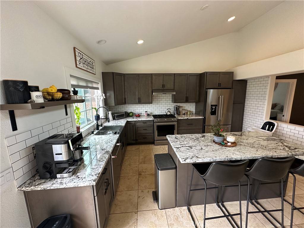 Fallbrook, CA 92028,504 Burma RD