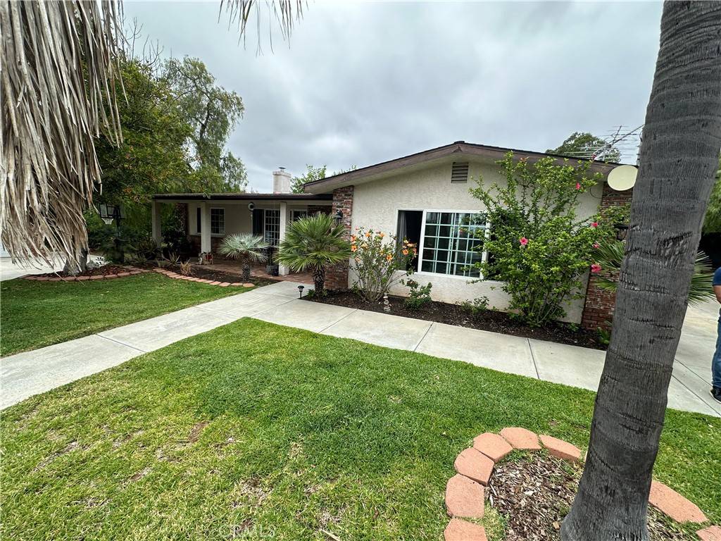 Fallbrook, CA 92028,504 Burma RD