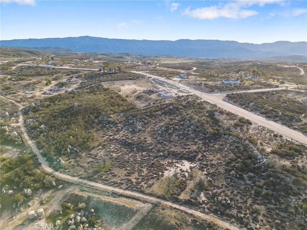 Aguanga, CA 92536,391 Lakeshore BLVD