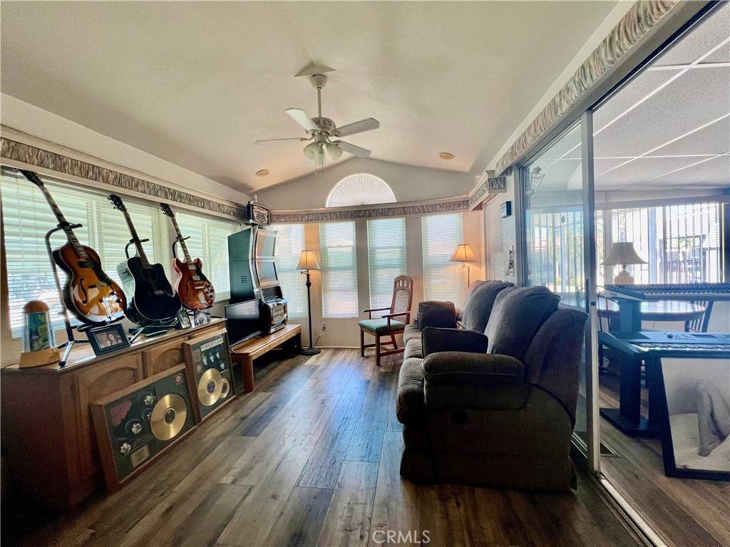 Hemet, CA 92545,1295 S Cawston AVE #422