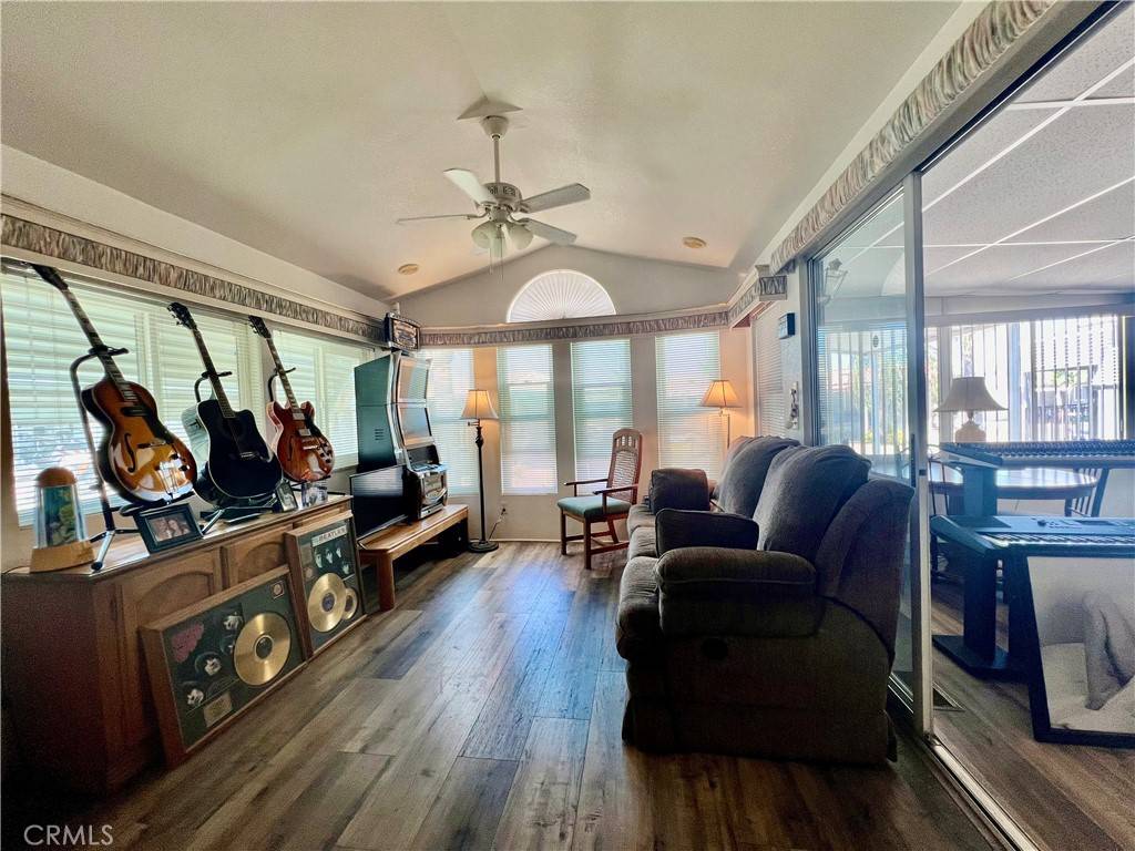 Hemet, CA 92545,1295 S Cawston AVE #422