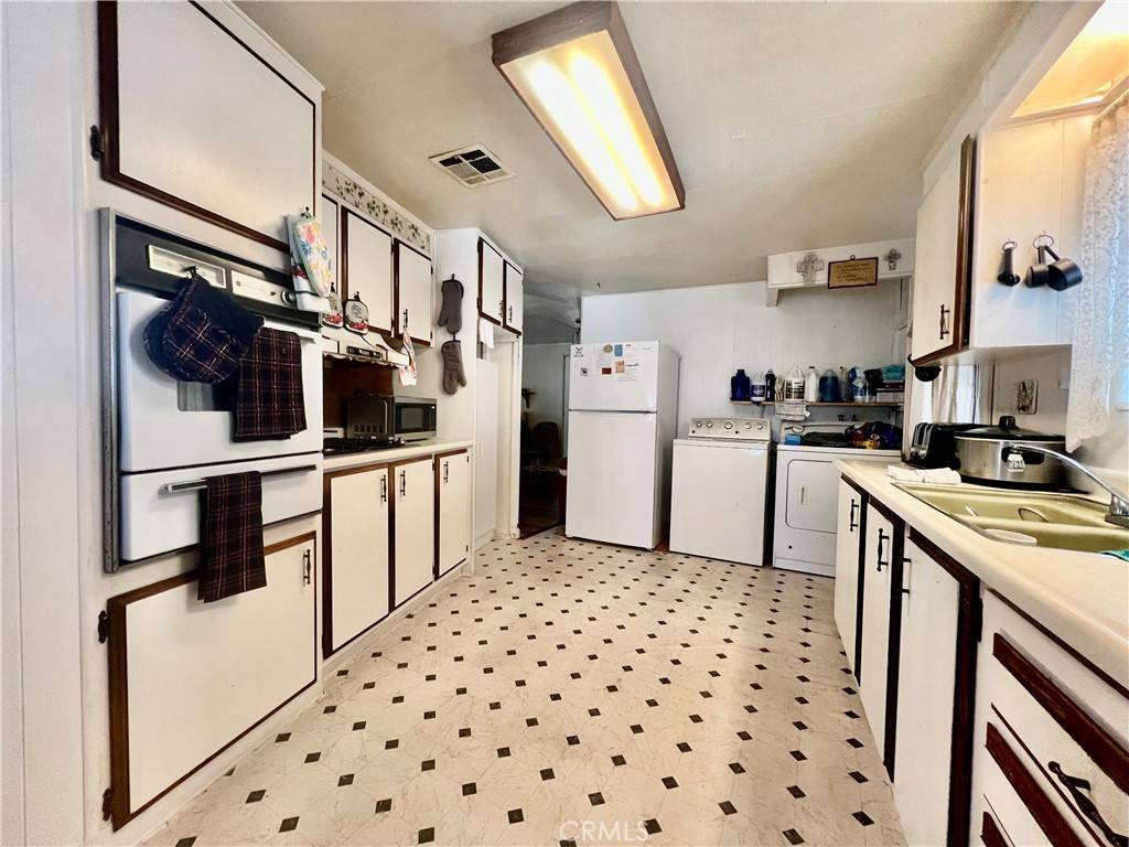 Hemet, CA 92543,725 W Thornton Ave #69