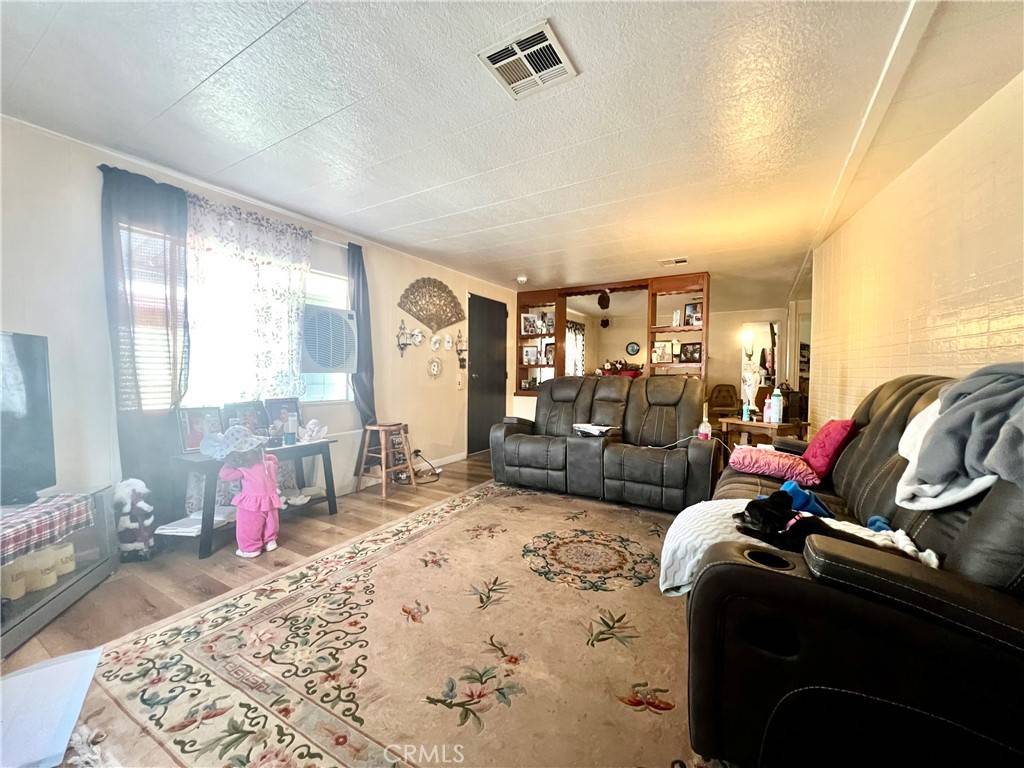 Hemet, CA 92543,725 W Thornton Ave #69