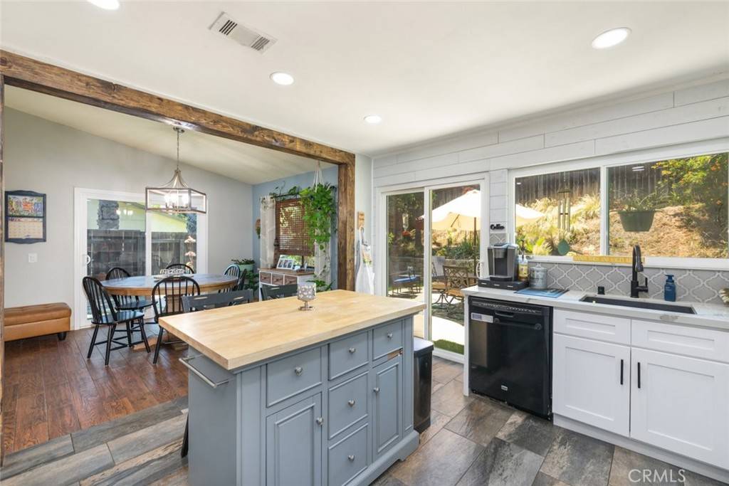 Fallbrook, CA 92028,705 Old Bridge RD