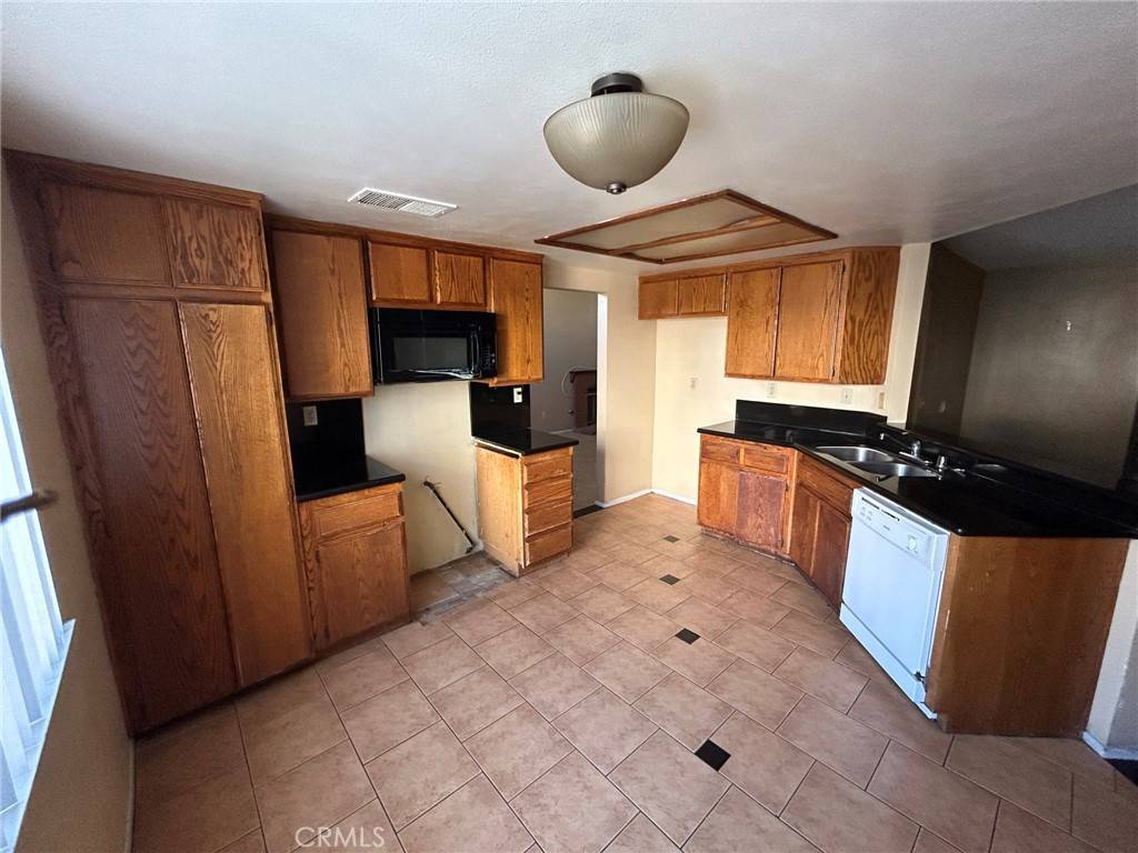 Perris, CA 92571,1523 Heirloom AVE