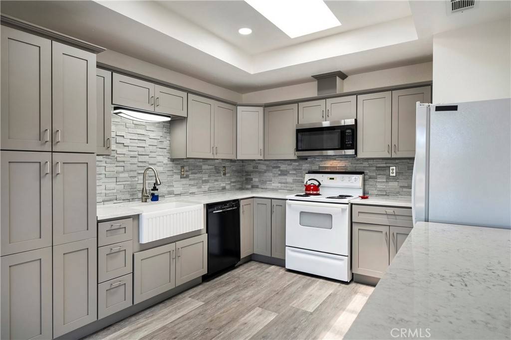 Menifee, CA 92586-3598,28375 Paseo Grande Drive