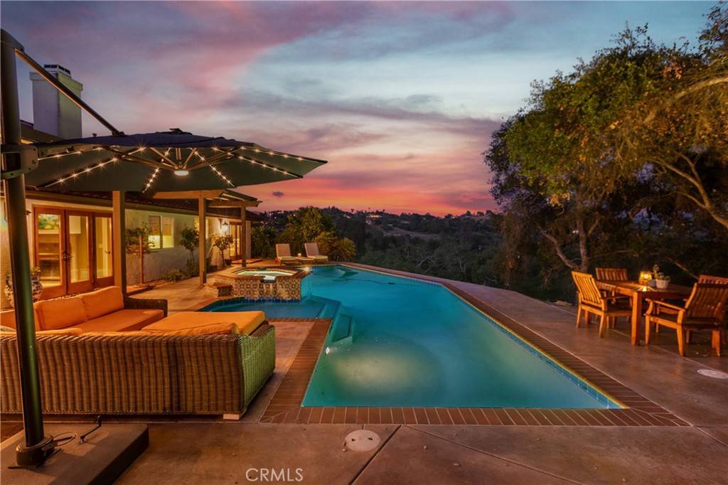 Fallbrook, CA 92028,707 S Live Oak Park RD