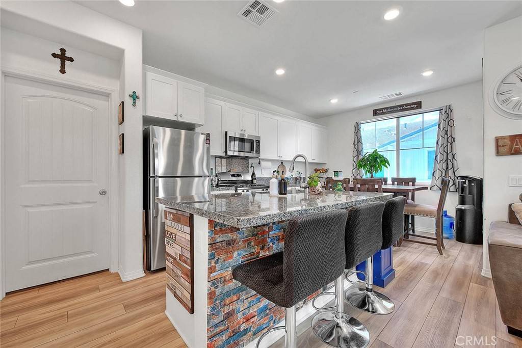 Fontana, CA 92336,16502 Casa Grande AVE #413