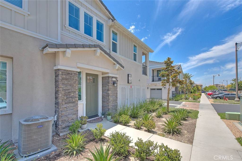 Fontana, CA 92336,16502 Casa Grande AVE #413