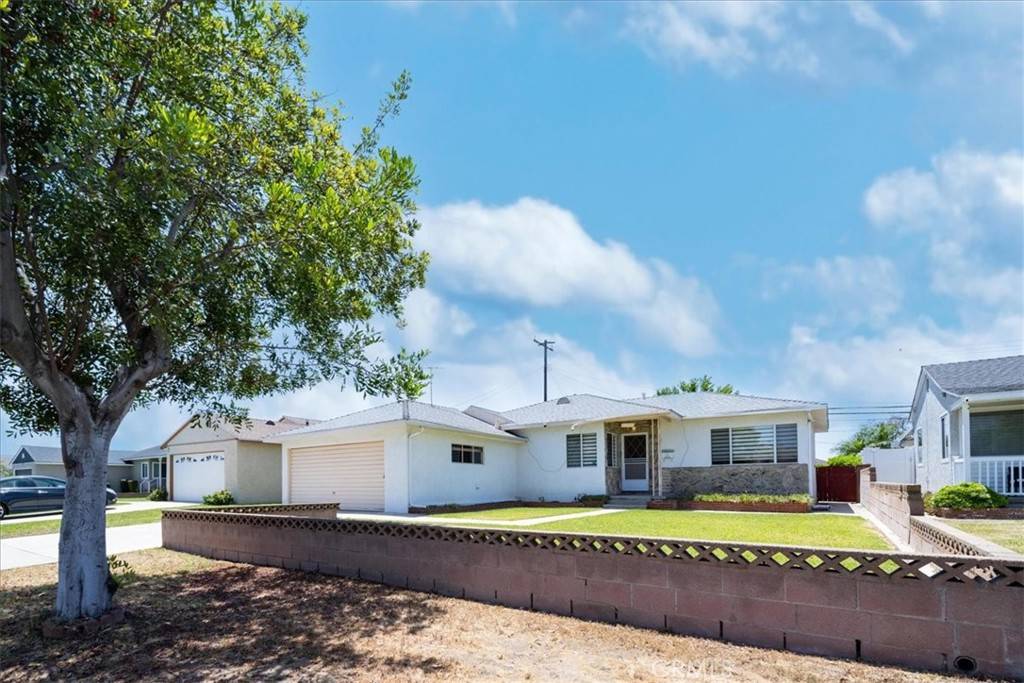 La Mirada, CA 90638,11815 Rimrock DR
