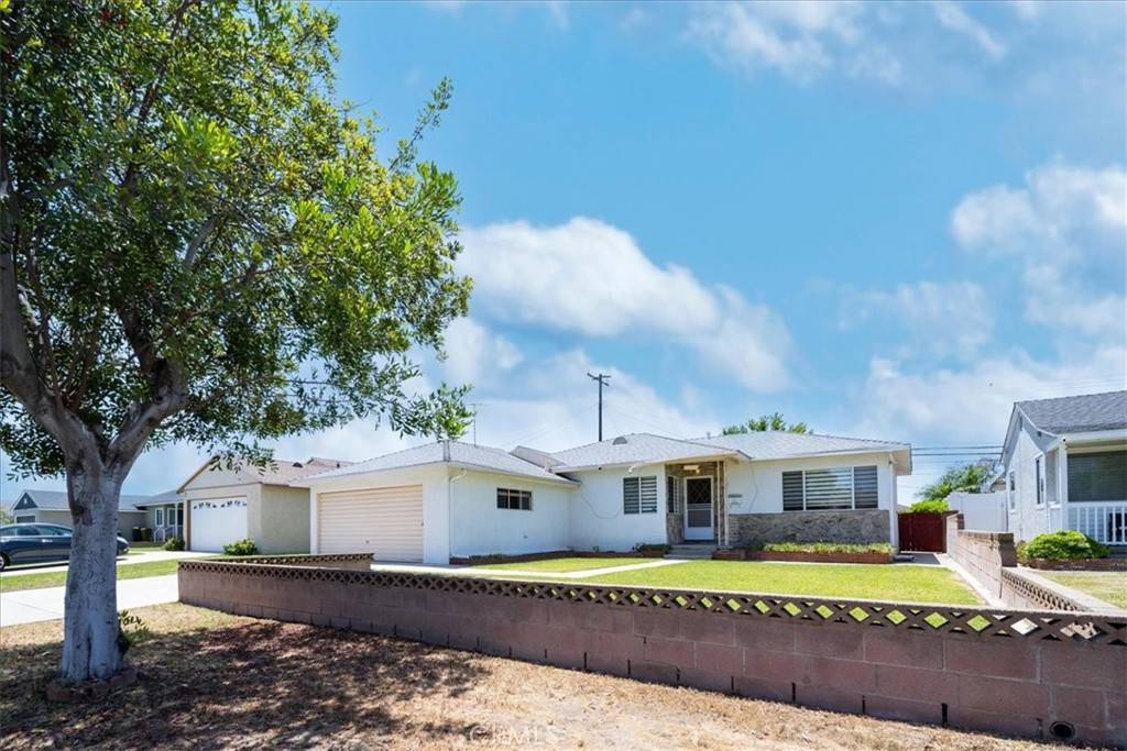 La Mirada, CA 90638,11815 Rimrock DR