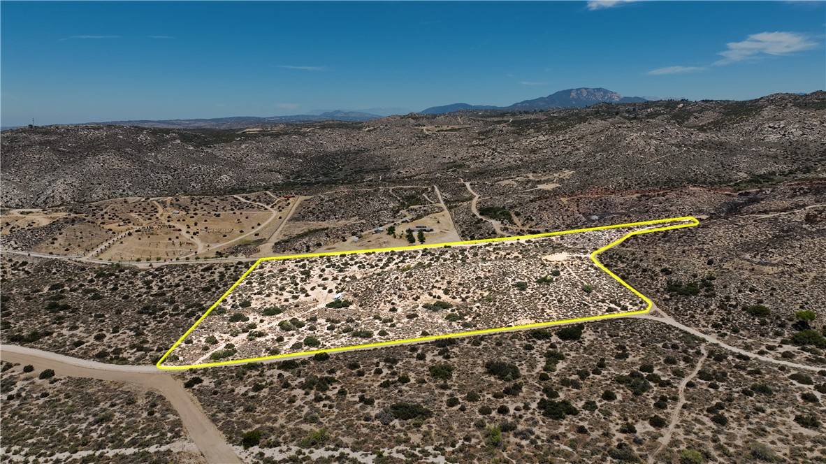 Aguanga, CA 92536,31 Sycamore Falls