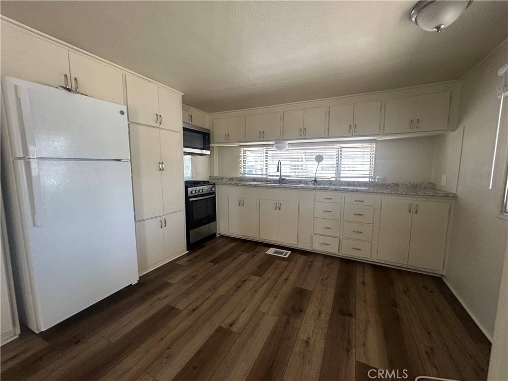Hemet, CA 92545,1895 W Devonshire AVE #135