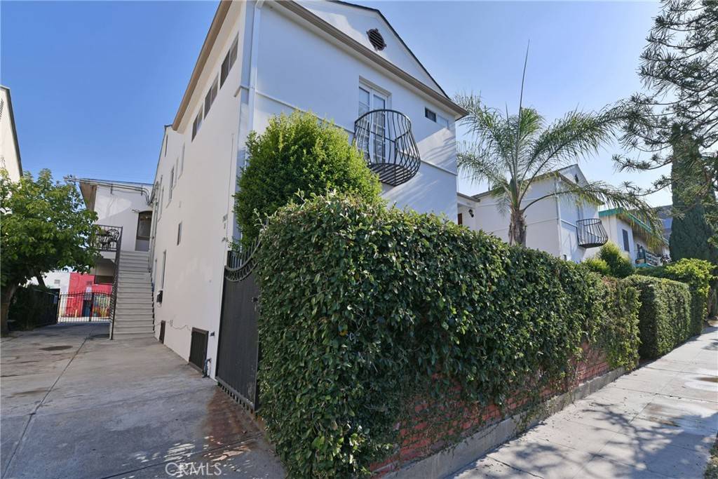 Los Angeles, CA 90048,7929 Blackburn Ave #6