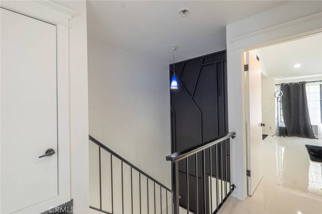 Chatsworth, CA 91311,21137 Lassen ST #5