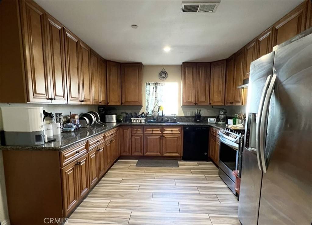 Compton, CA 90220,1019 W Arbutus ST