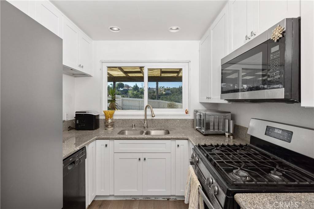 San Diego, CA 92117,4657 Chateau PL