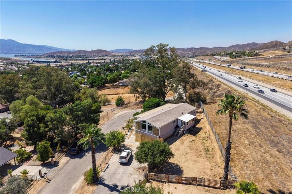 Lake Elsinore, CA 92530,32480 Mesa DR