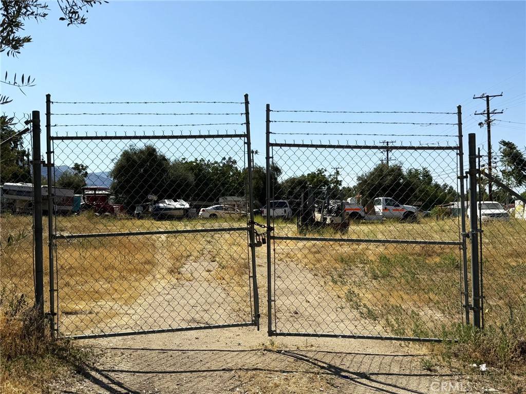 Lake Elsinore, CA 92530,16705 Grand AVE
