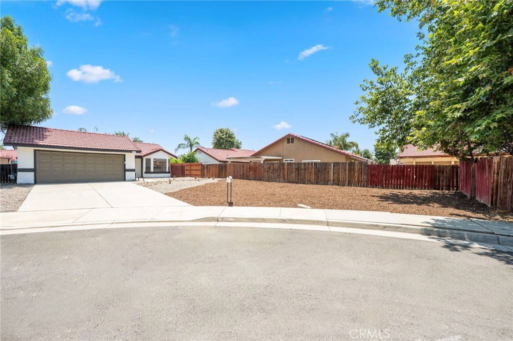 Hemet, CA 92545,416 Melbourne CT