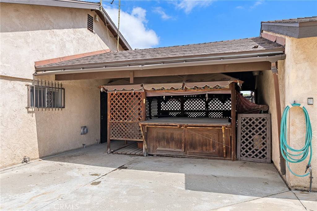 Fontana, CA 92335,9649 Grace ST